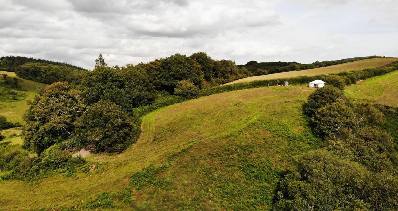Отель Aldridge Mill Oakford Экстерьер фото